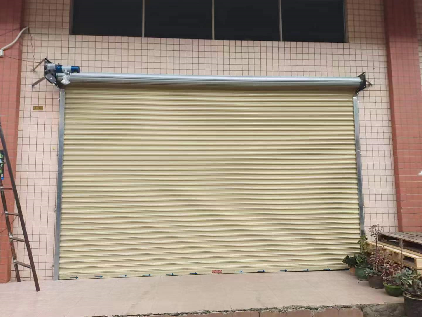 防風(fēng)卷簾門(mén)、抗風(fēng)卷簾門(mén)、PVC 卷簾門(mén)存在的區(qū)別?